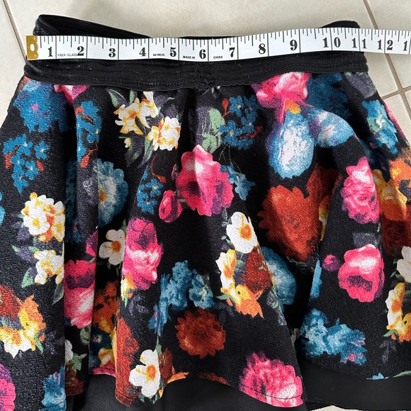 Floral Print Skirt | Size S - Picture 4 of 5